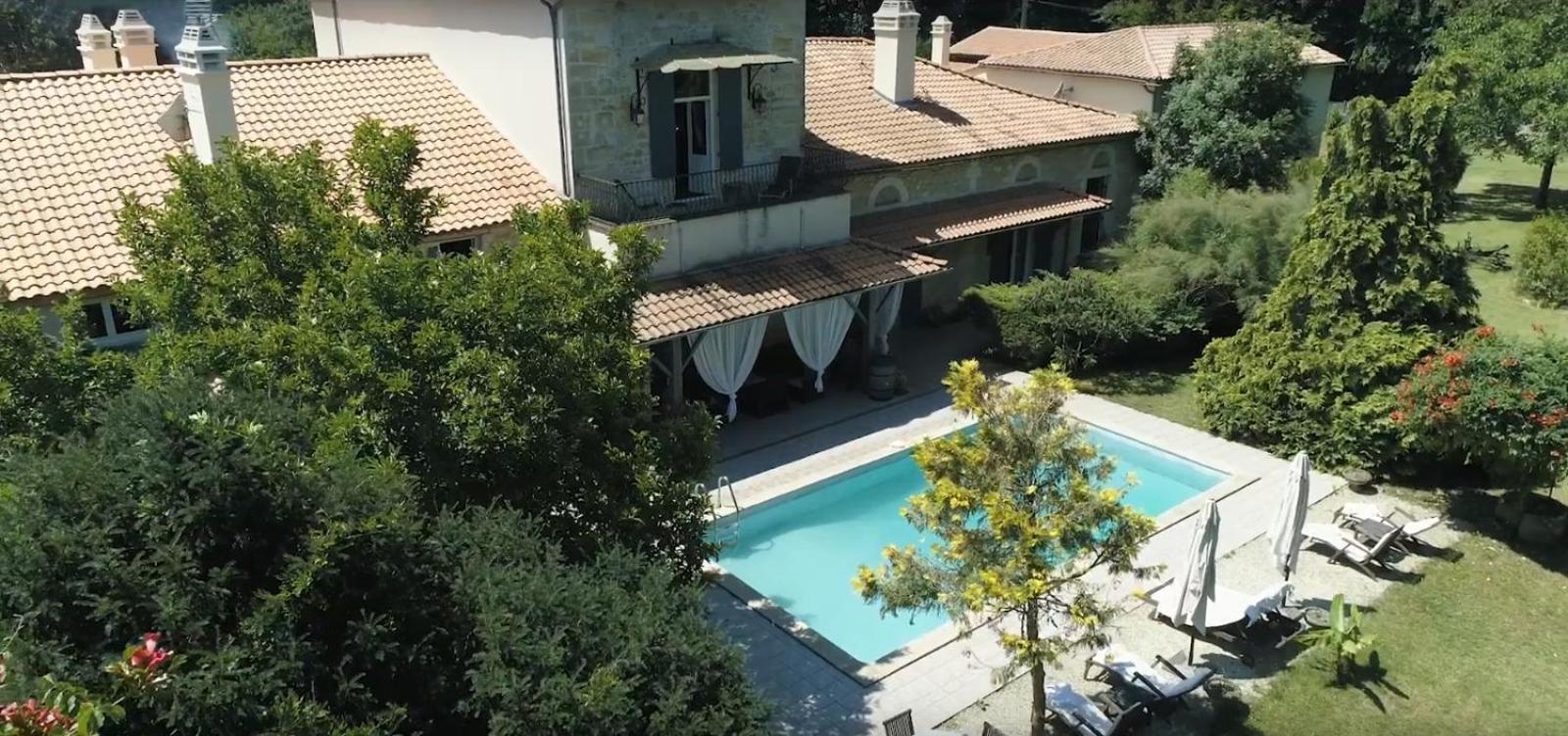 Chateau La Moune Montussan Exterior photo